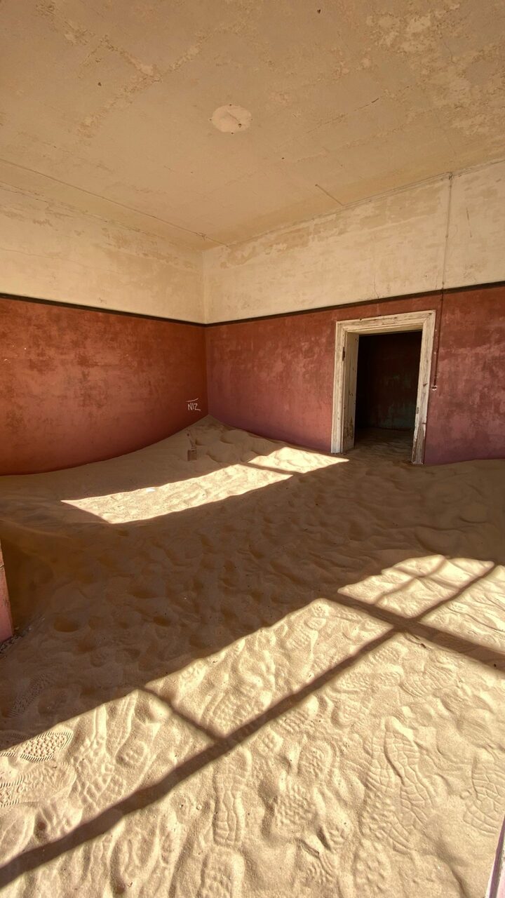 Kolmanskop verlaten stad in Namibie
