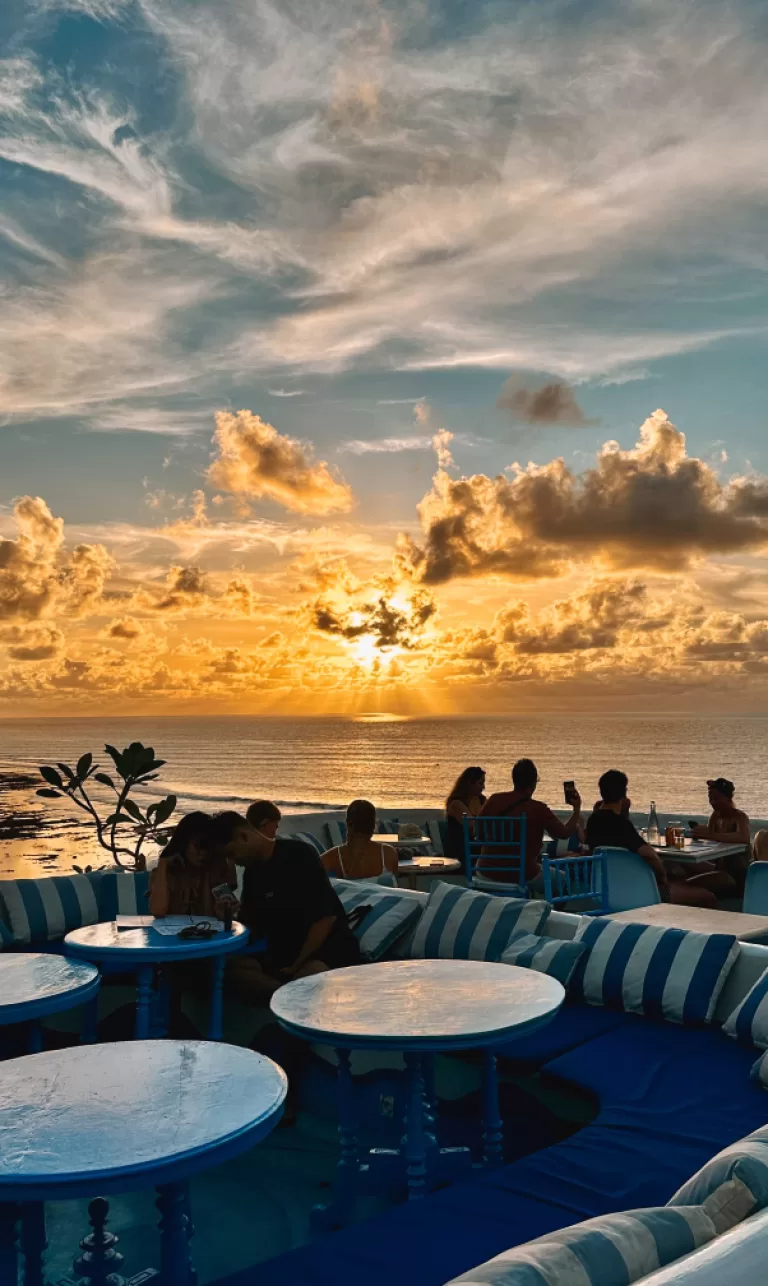 Bingin beach sunset tip